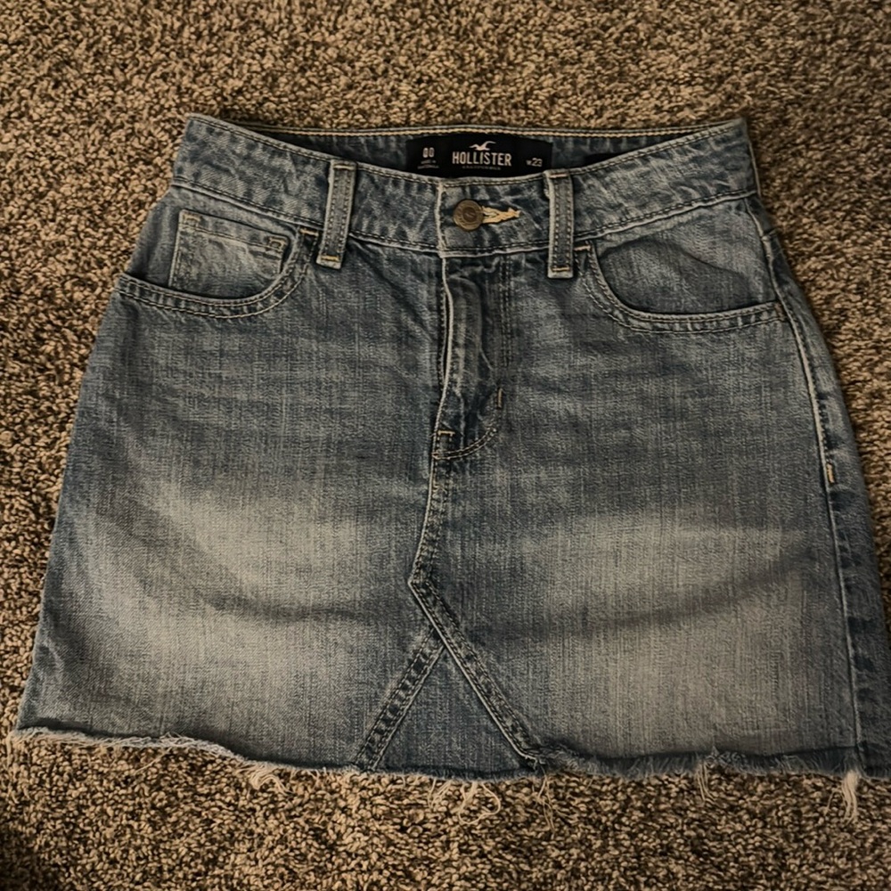 Hollister high-rise skirt